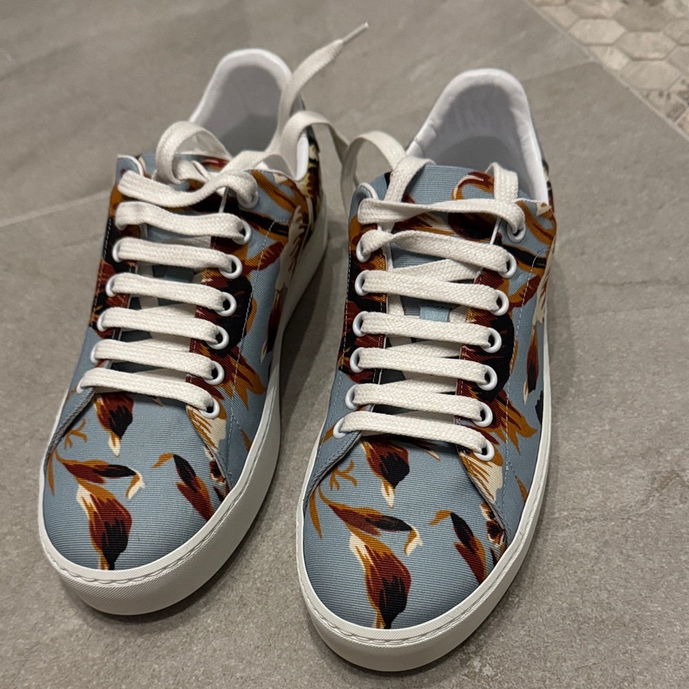 New ! Burberry Blue and Brown Patterned ladies Sneakers， 100% authentic
